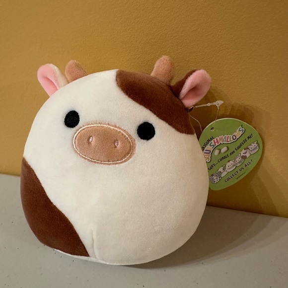 NWT  🇺🇸 HTF! Ronnie 5’ Cow Squishmallows - Picture 2 of 8